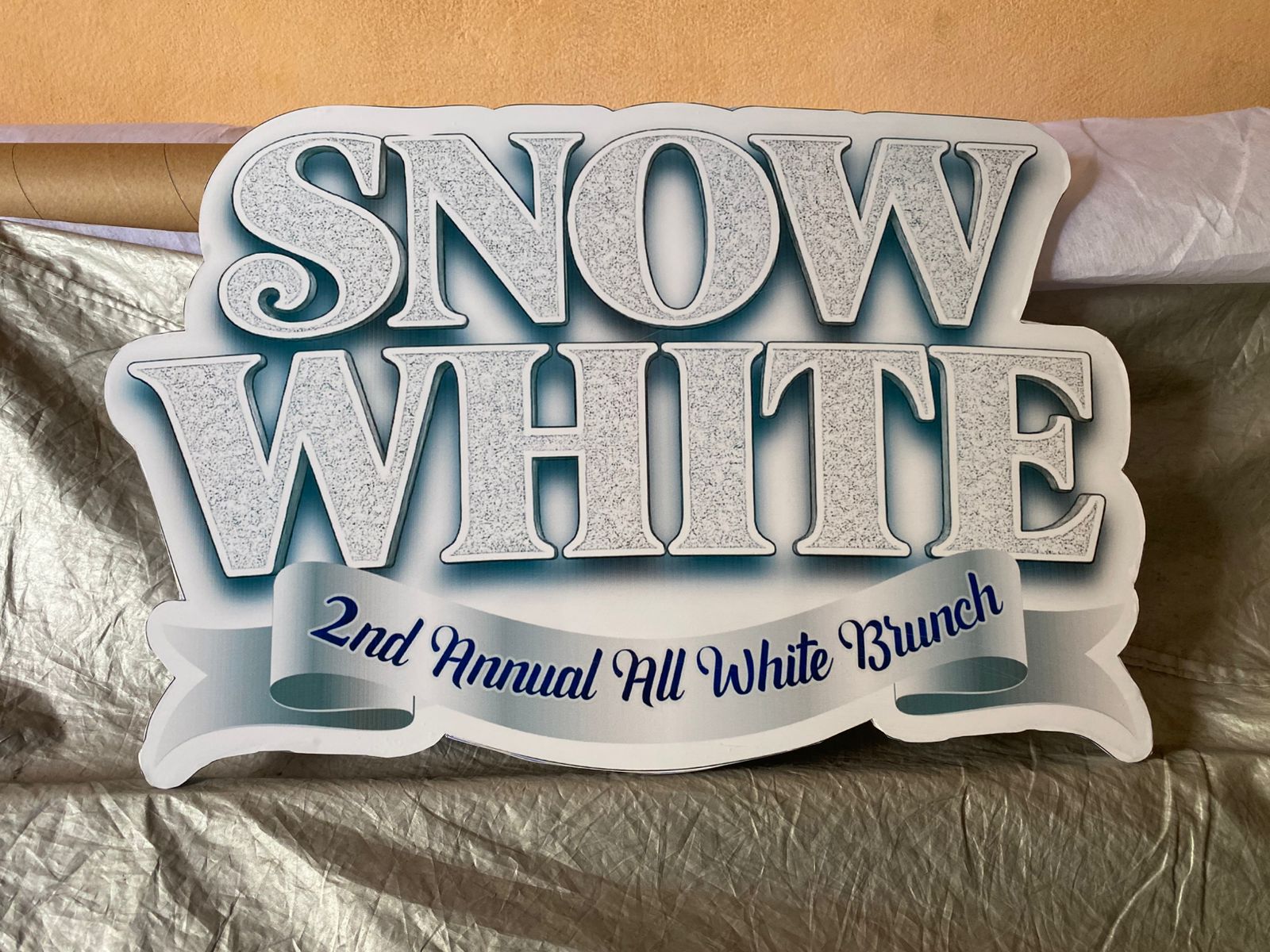 Three-dimensional Snow White event lettering